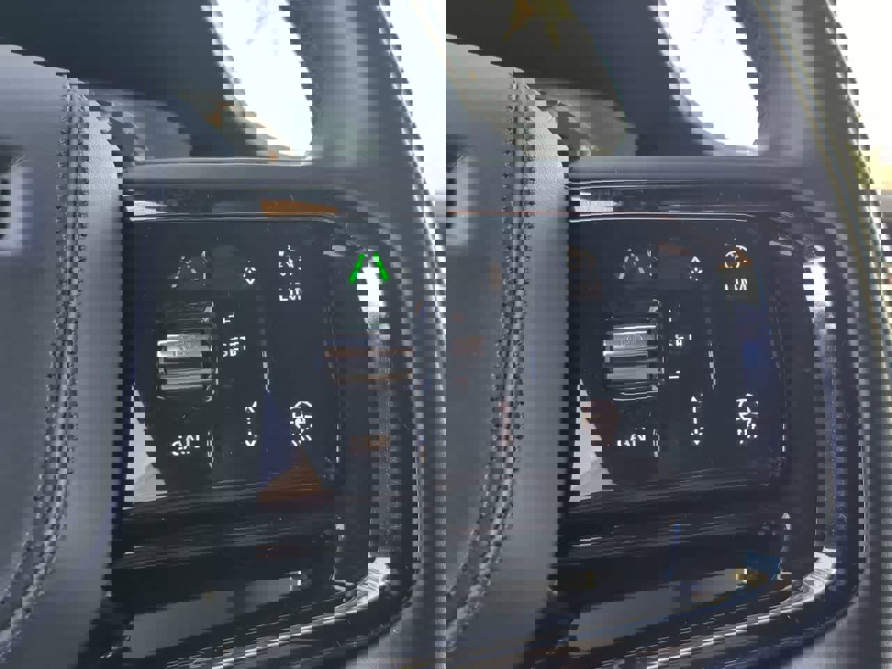 Used 2024 Land Rover Range Rover Sport Dynamic SE image 25