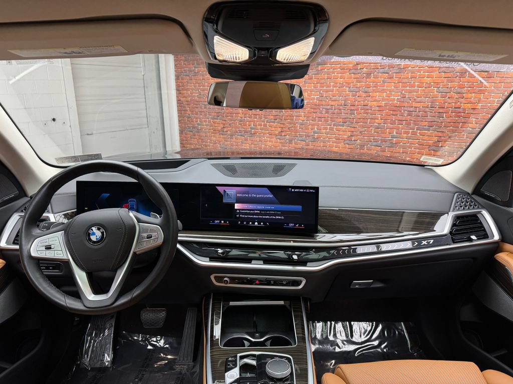 Used 2024 BMW X7 xDrive40i w/ Premium Package AWD/4WD image 12