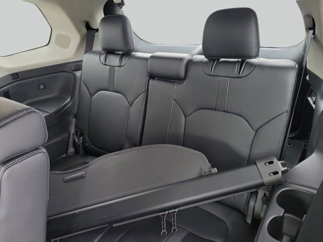 Used 2023 Honda Pilot Touring image 12