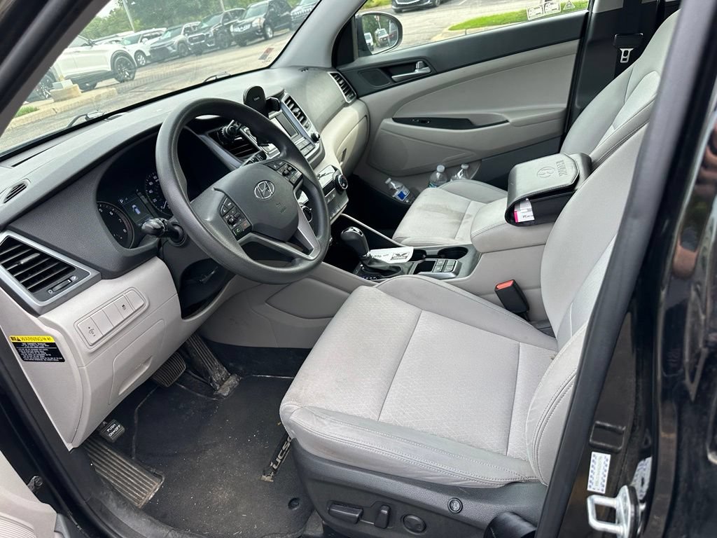 Used 2017 Hyundai Tucson SE w/ SE Popular Package 02 AWD/4WD image 9