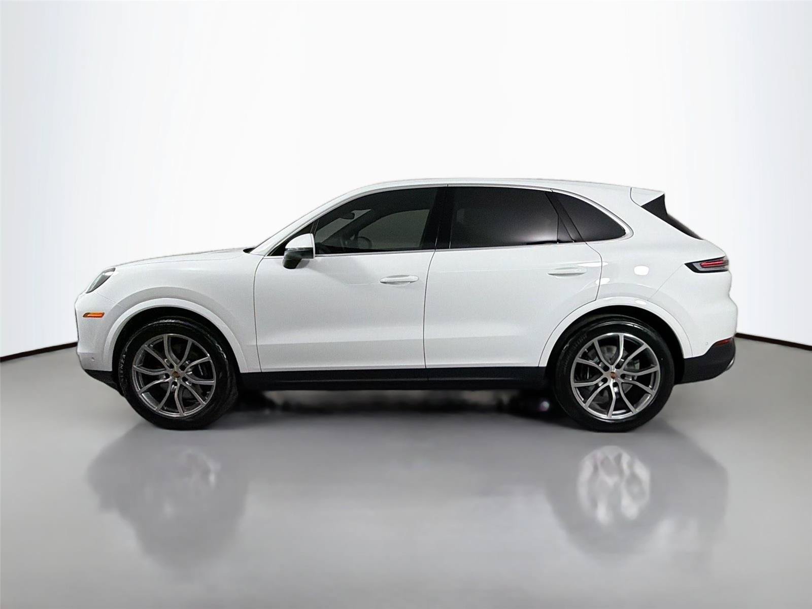Certified 2026 Porsche Cayenne AWD/4WD image 2