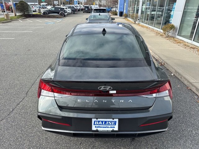 Certified 2025 Hyundai Elantra Sport image 9
