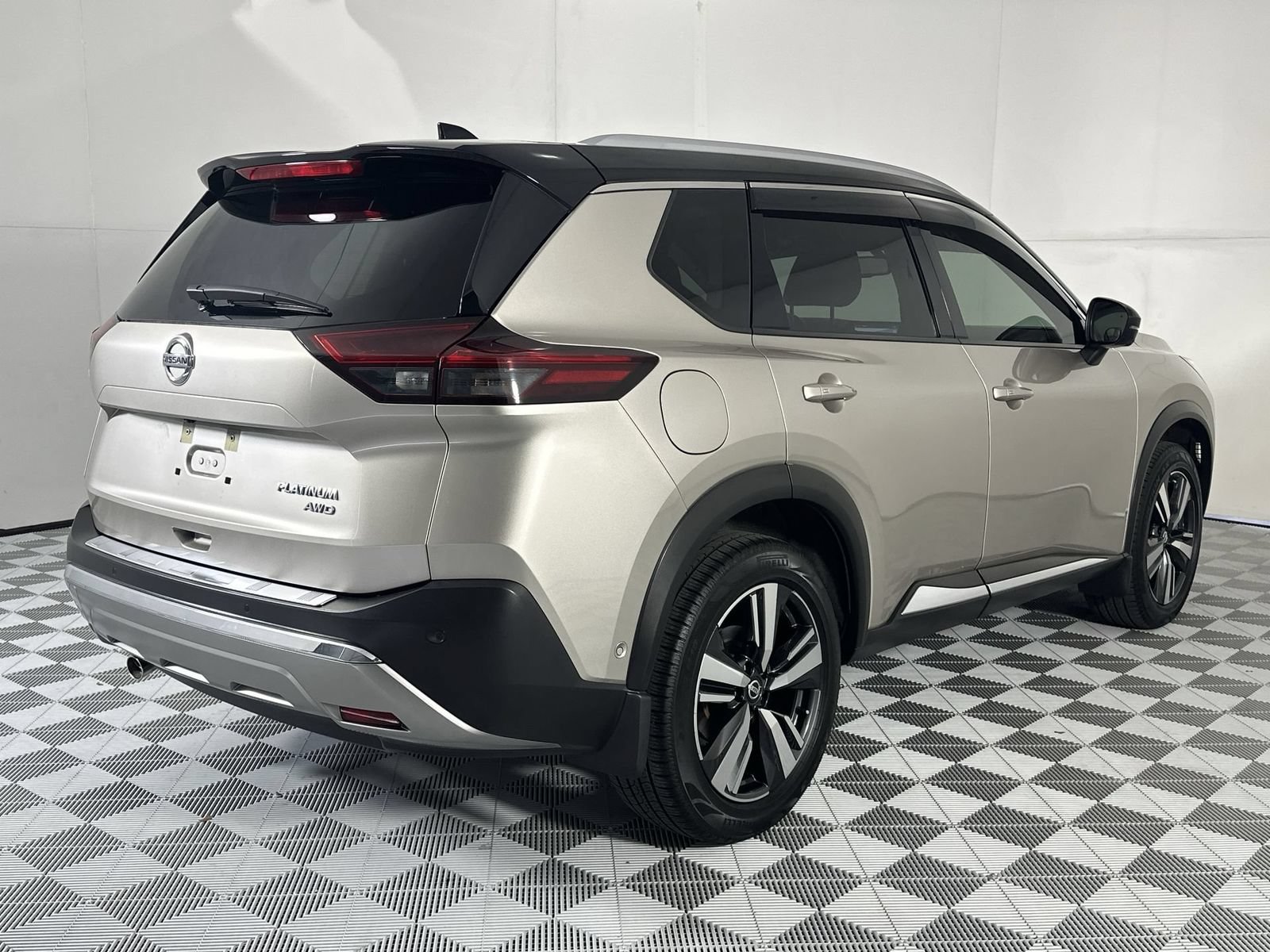 Certified 2021 Nissan Rogue Platinum AWD/4WD image 8