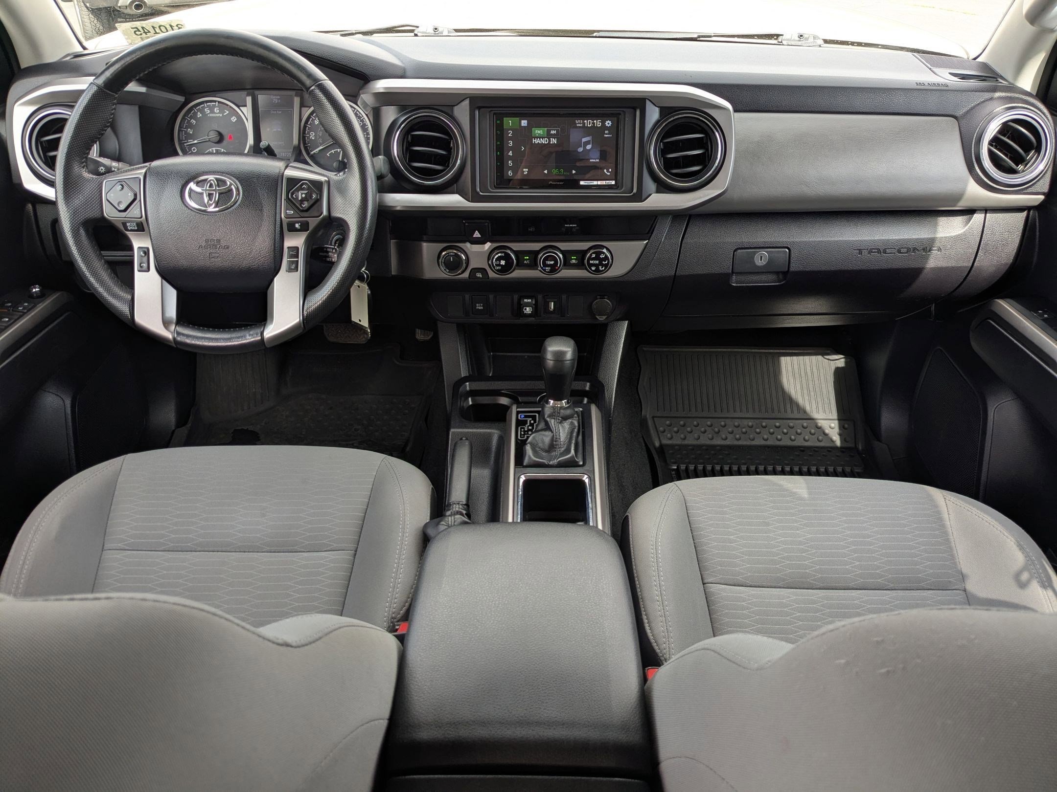 Used 2018 Toyota Tacoma SR5 AWD/4WD image 24