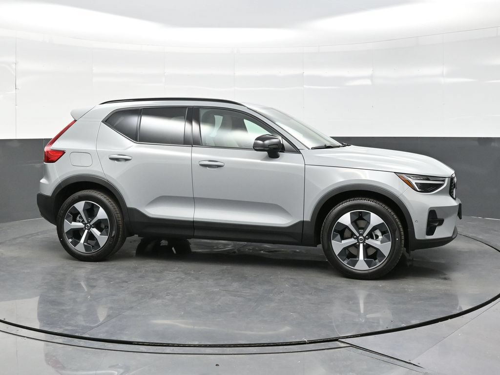 New 2026 Volvo XC40 B5 Plus w/ Protection Package Premier AWD/4WD image 8