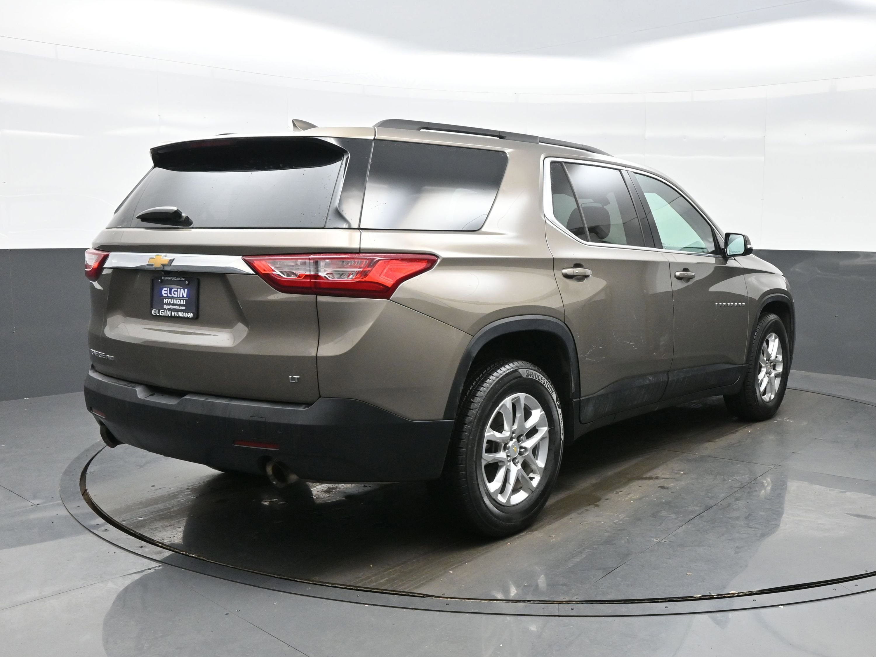 Used 2020 Chevrolet Traverse LT image 8