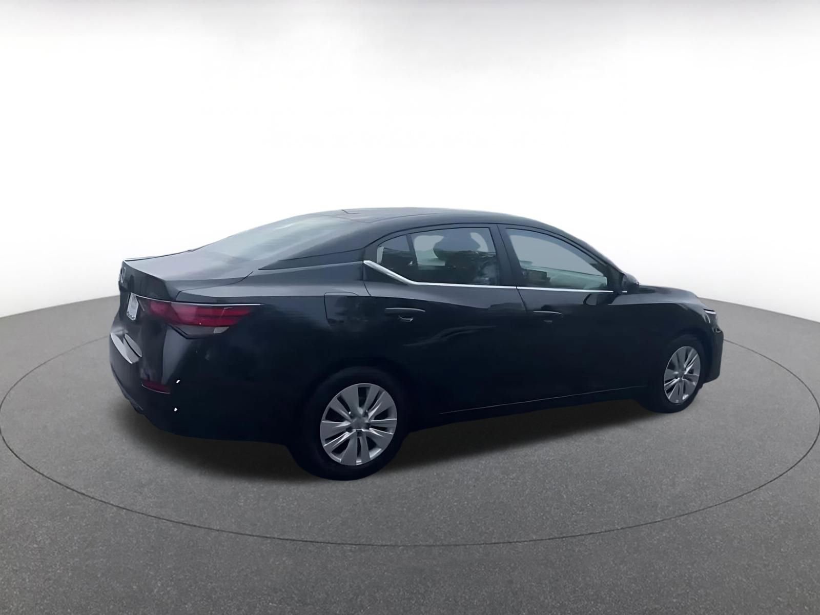 Used 2025 Nissan Sentra S image 15