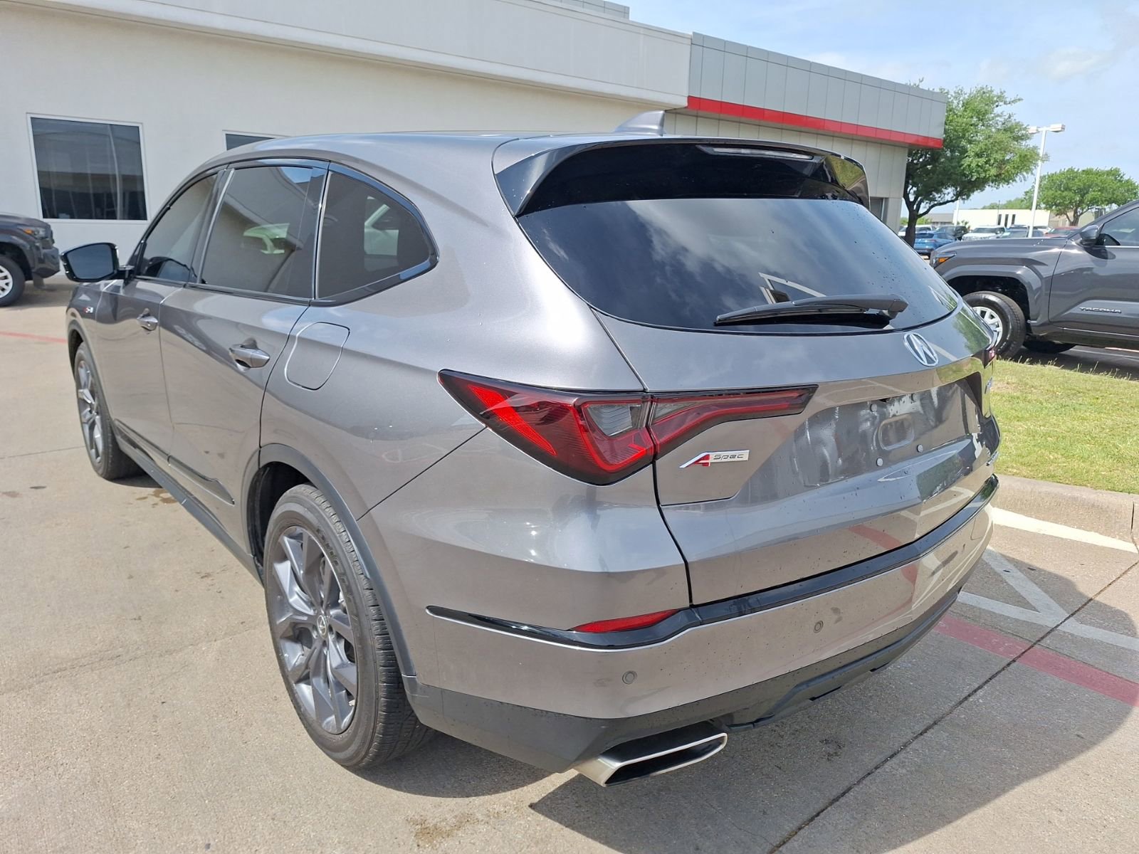 Used 2022 Acura MDX A-Spec image 4