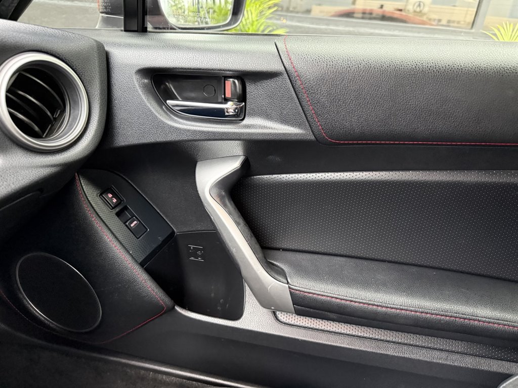 Used 2016 Scion FR-S RWD image 28