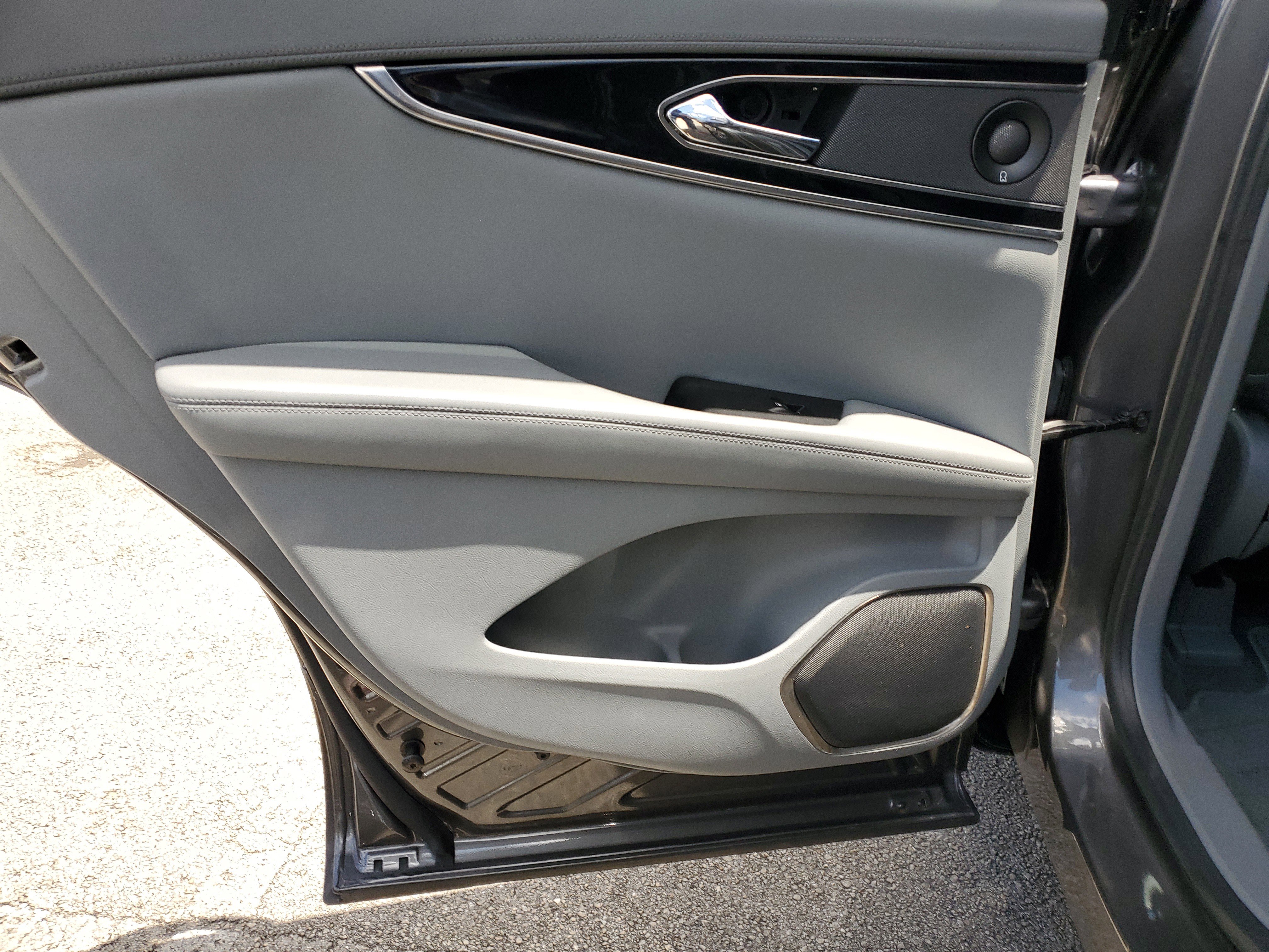 Certified 2021 Lincoln Nautilus Reserve w/ Class II Trailer Tow Package image 9