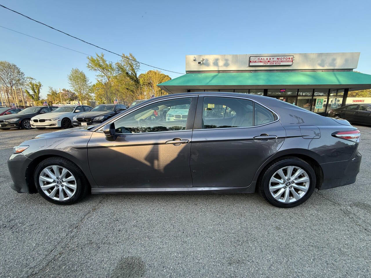 Used 2020 Toyota Camry LE image 8