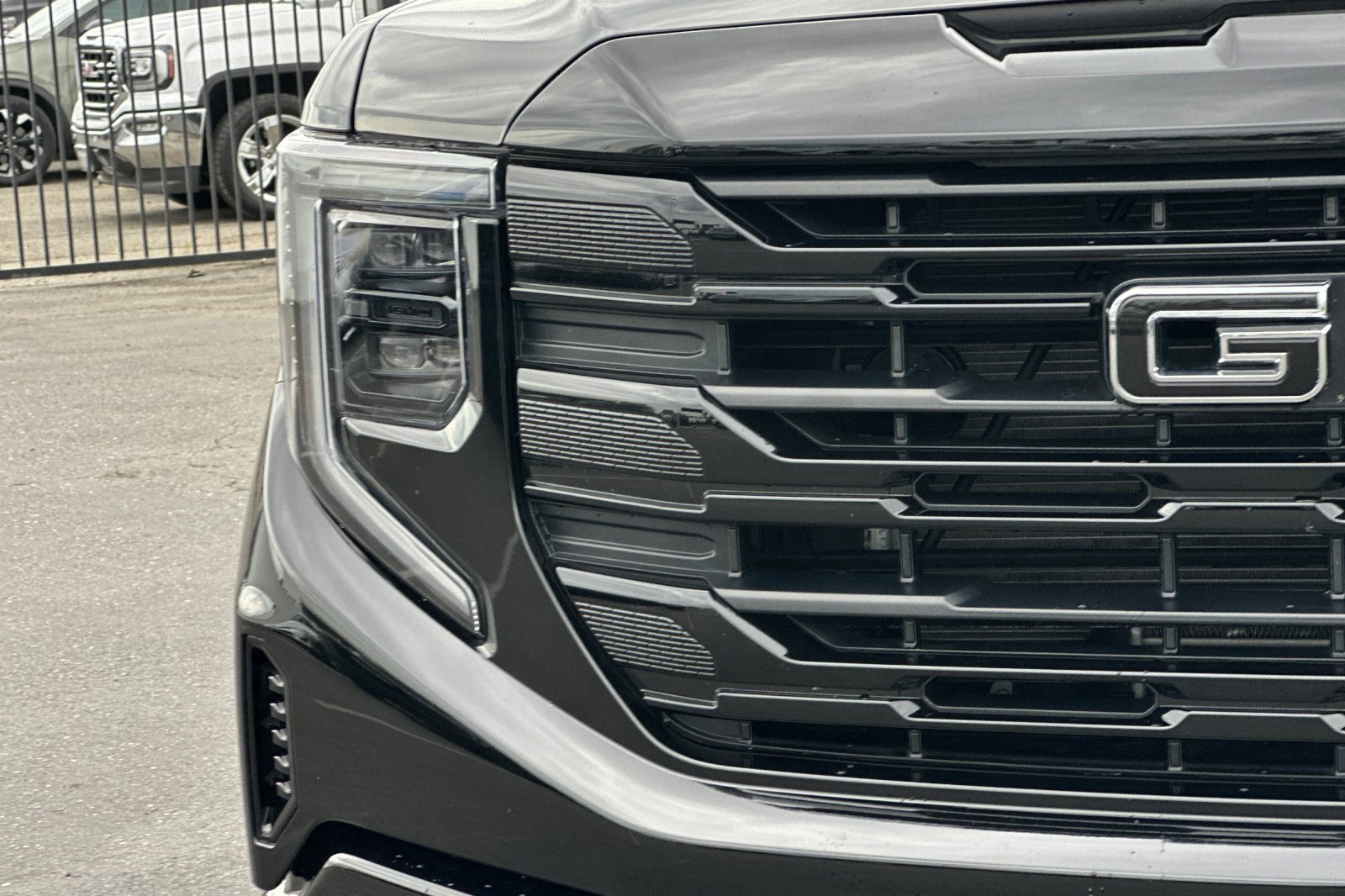 Used 2024 GMC Sierra 1500 Elevation w/ LPO, Elevation Black Package image 44