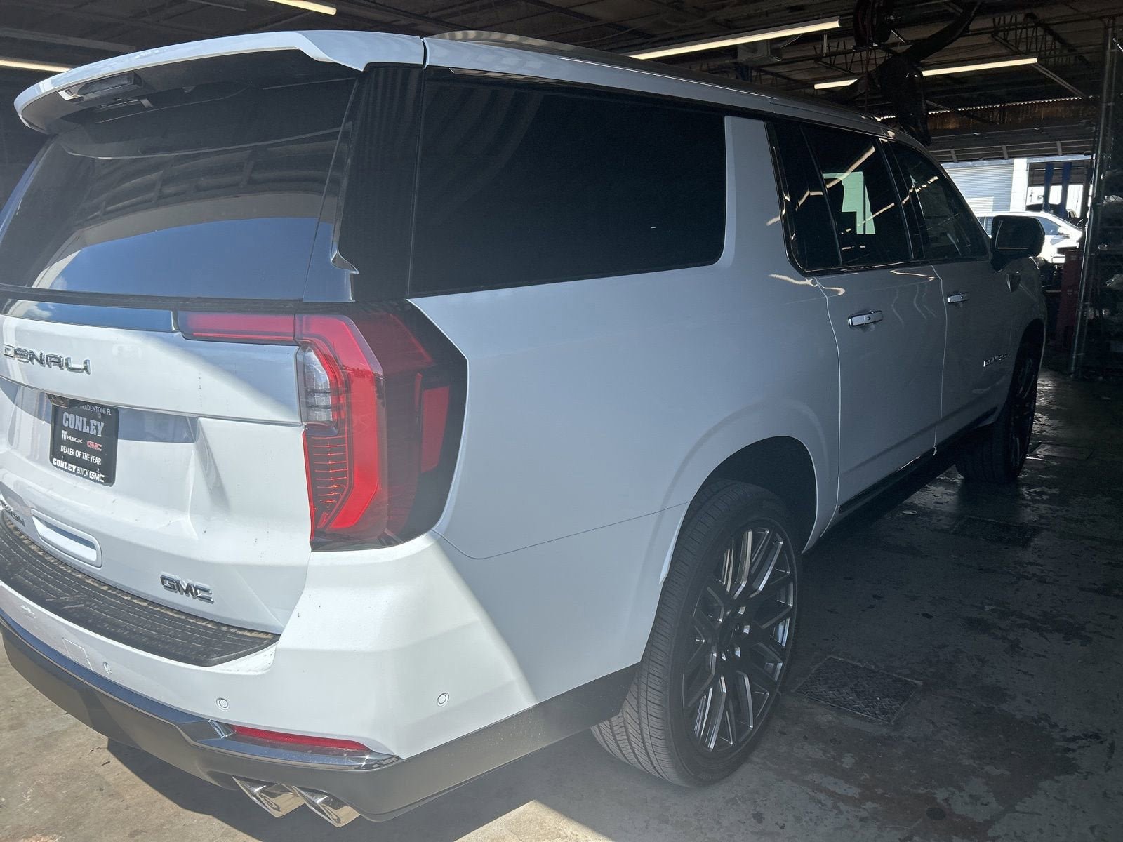 New 2026 GMC Yukon XL Denali Ultimate image 4