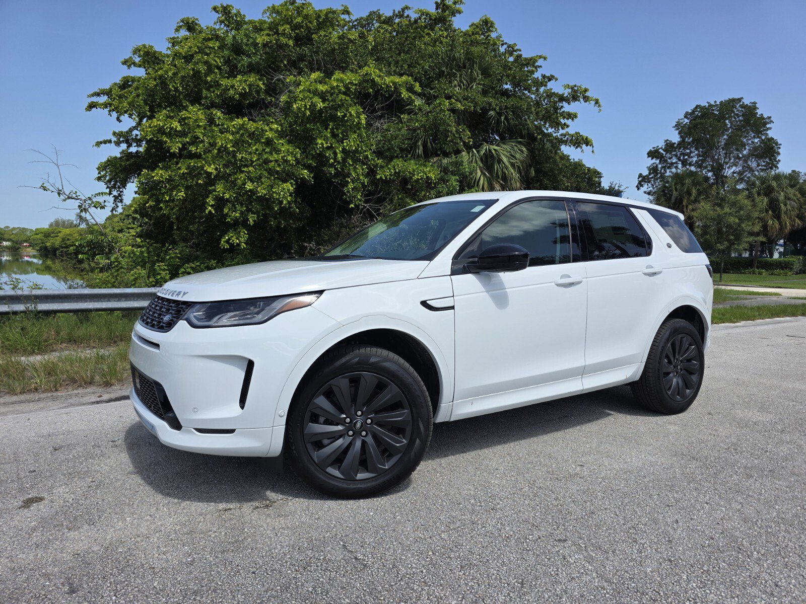 New 2025 Land Rover Discovery Sport S AWD/4WD image 1