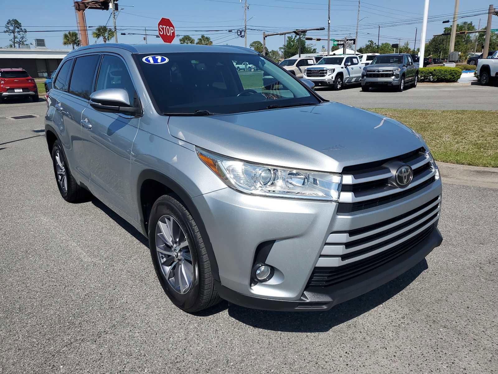 Used 2017 Toyota Highlander XLE image 8