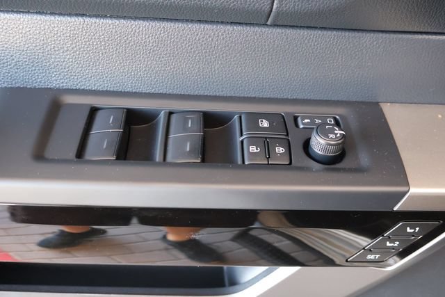 Used 2025 Toyota Tundra Limited AWD/4WD image 11