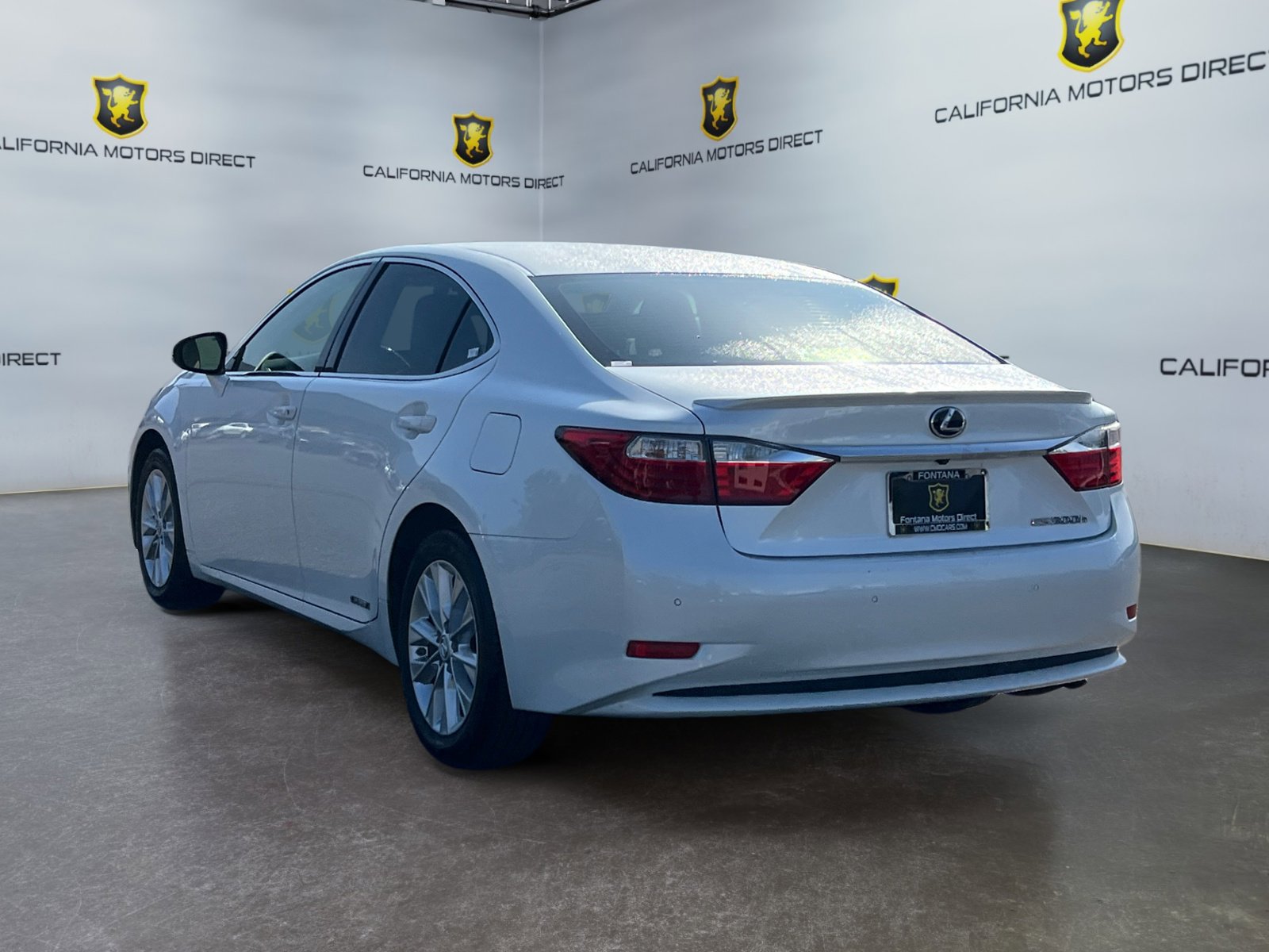 Used 2013 Lexus ES 300h image 3
