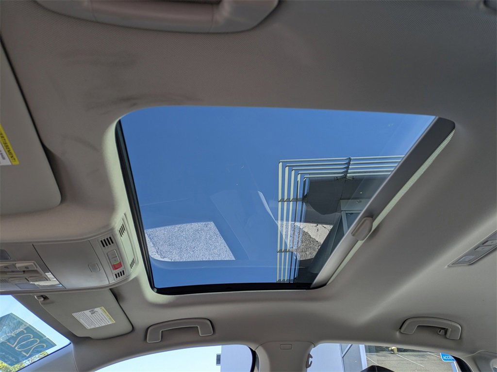 Used 2023 Volkswagen Jetta SE image 23