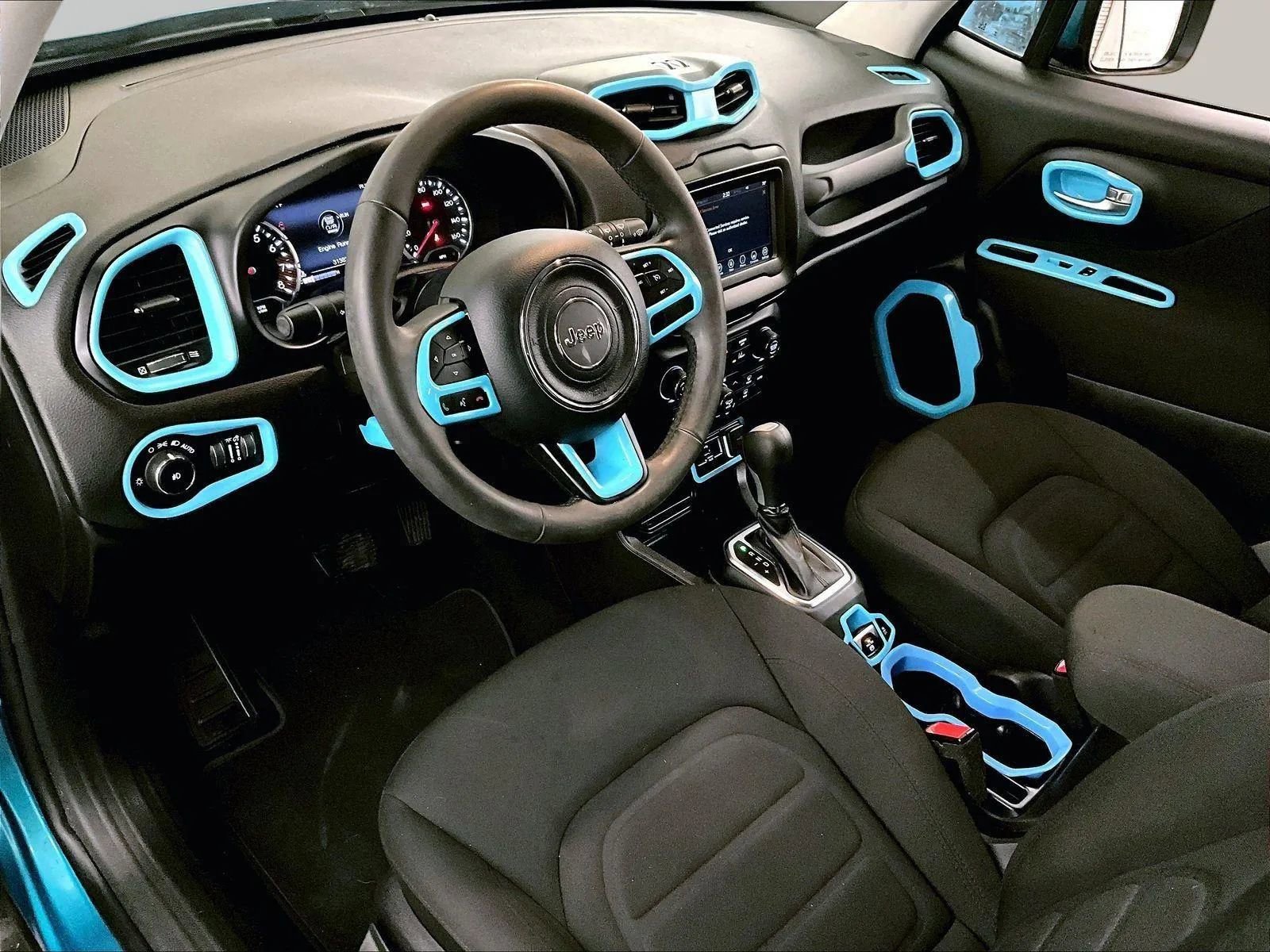 Used 2021 Jeep Renegade Latitude FWD image 12