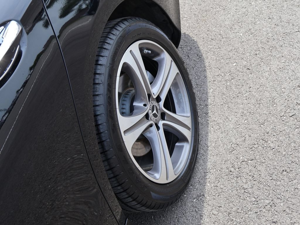 Used 2019 Mercedes-Benz E 300 4MATIC image 41