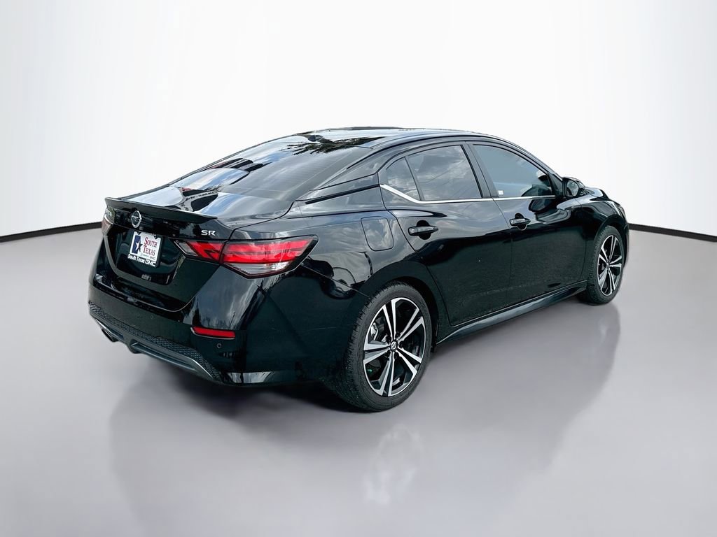 Used 2022 Nissan Sentra SR w/ Lighting Package FWD image 7