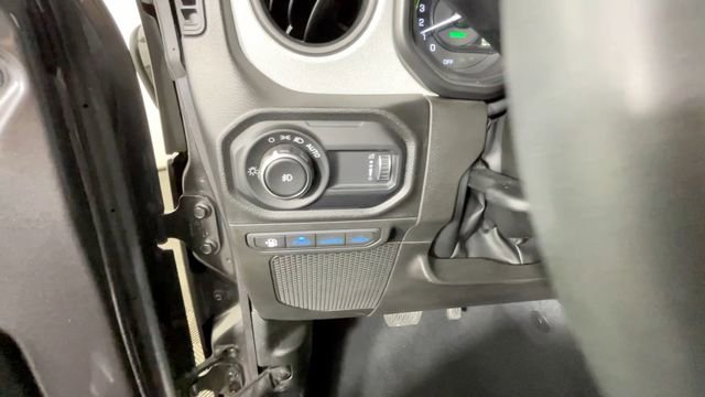Used 2024 Jeep Wrangler Unlimited w/ Convenience Group AWD/4WD image 21