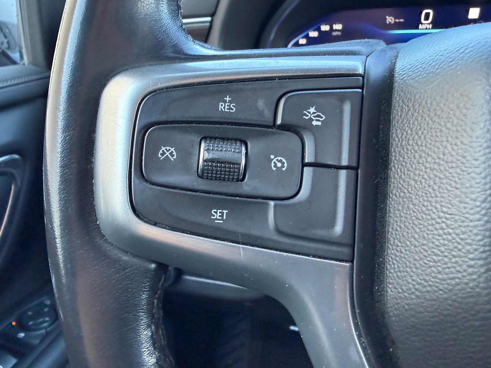 Used 2022 Chevrolet Suburban Z71 AWD/4WD image 11