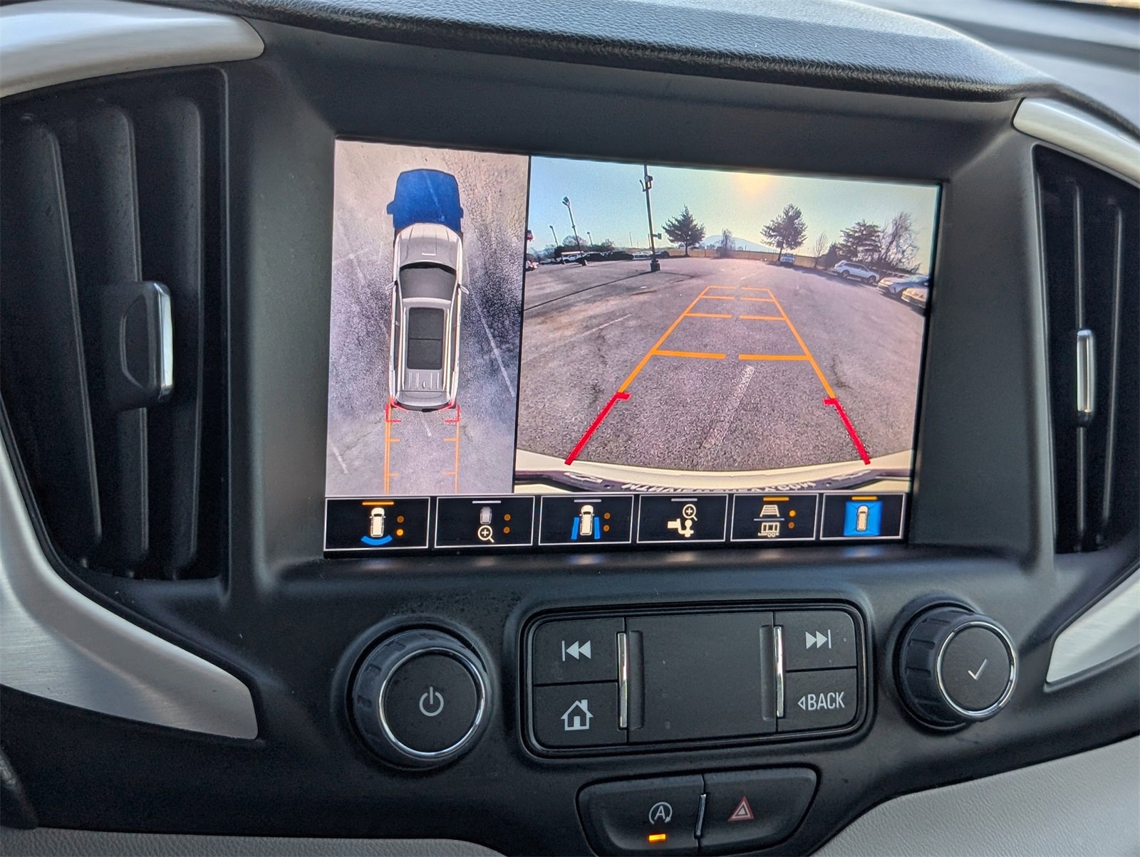 Used 2024 GMC Terrain SLT w/ Infotainment Package II image 20