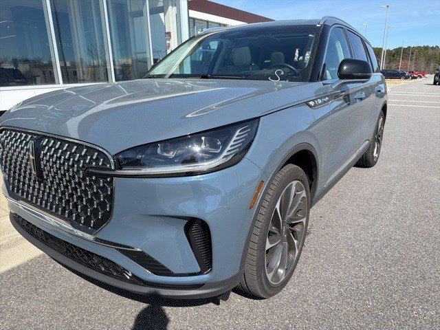 Certified 2025 Lincoln Aviator Reserve w/ Equipment Group 201A image 9