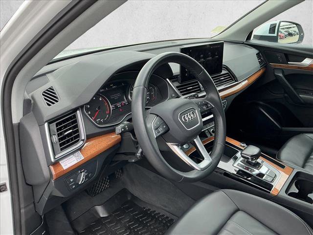 Used 2023 Audi Q5 2.0T Premium w/ Convenience Package AWD/4WD image 7