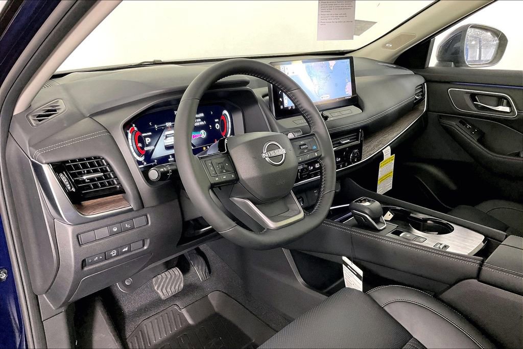 New 2025 Nissan Rogue Platinum image 9