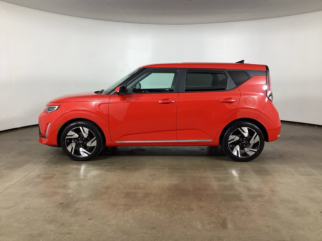 Used 2024 Kia Soul GT-Line w/ GT-Line Technology Package FWD image 8