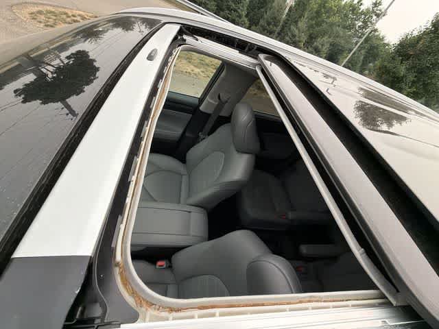 Used 2023 Toyota Highlander XLE AWD/4WD image 6