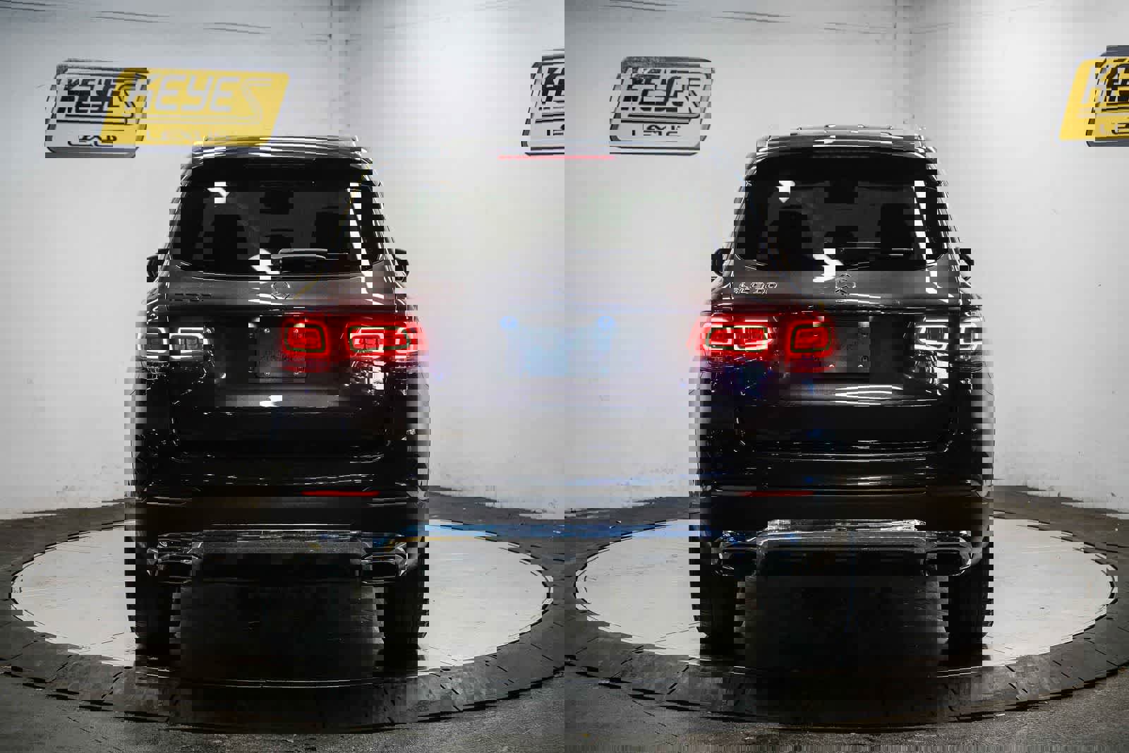 Used 2022 Mercedes-Benz GLC 300 image 3