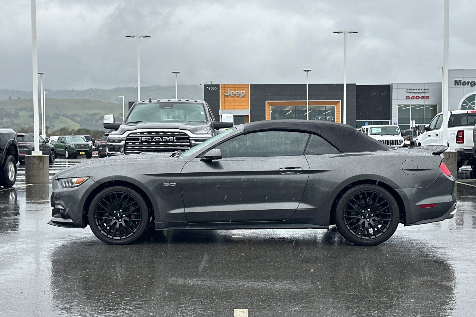 Used 2017 Ford Mustang GT Premium w/ GT Performance Package image 7
