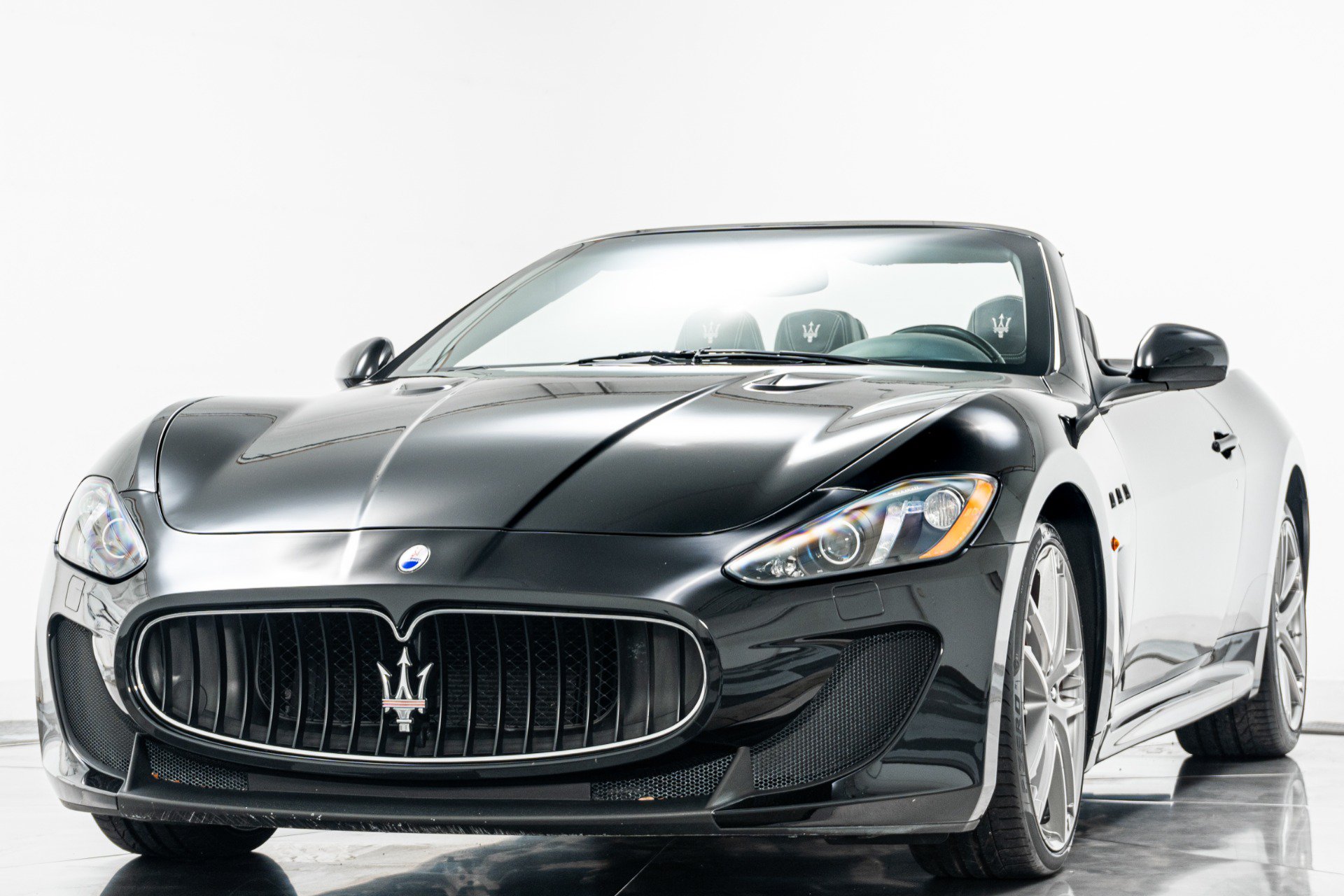 Used 2014 Maserati GranTurismo Convertible RWD image 5