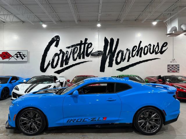 Used 2022 Chevrolet Camaro ZL1 RWD image 2