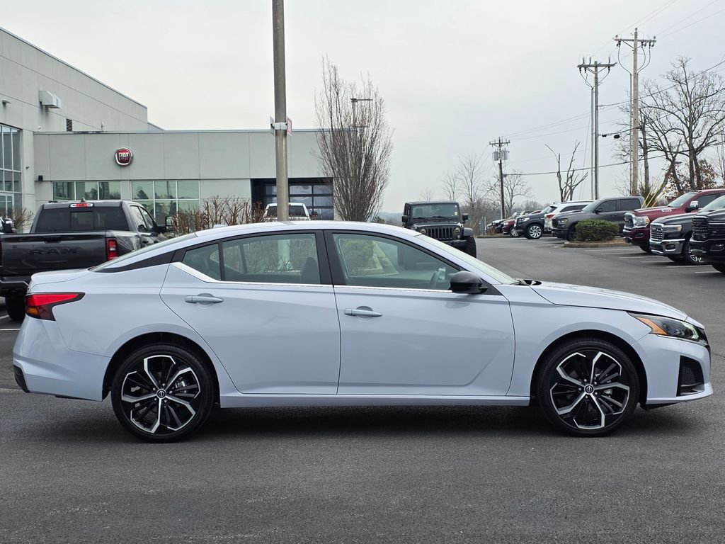 Used 2024 Nissan Altima 2.5 SR image 4