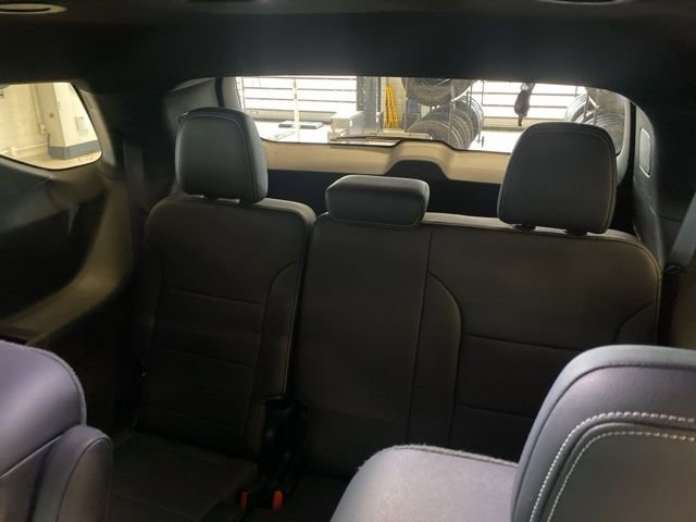 Used 2025 Chevrolet Traverse LT AWD/4WD image 27