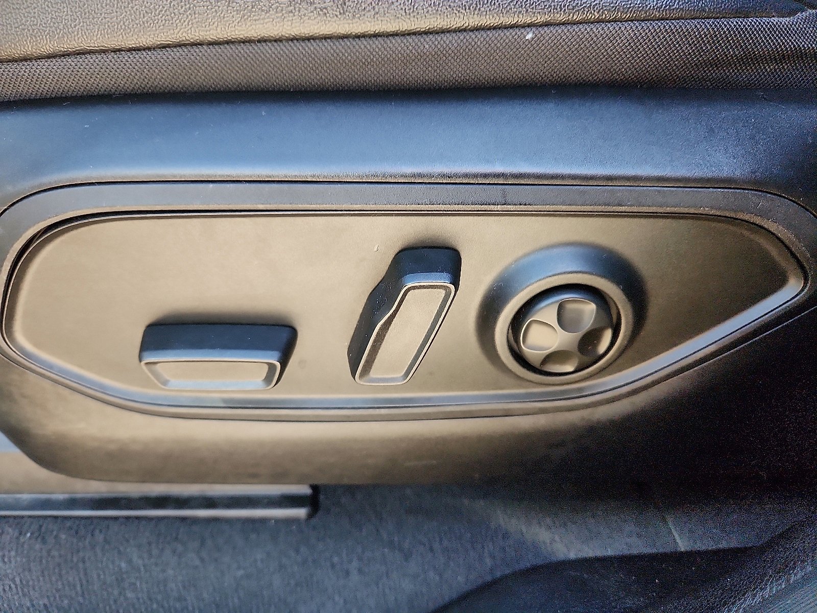 Used 2024 Jeep Grand Cherokee L Laredo image 13