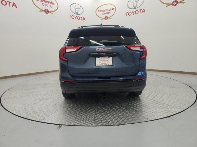 Used 2024 GMC Terrain SLE w/ Driver Convenience Package FWD image 7