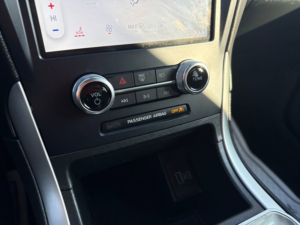 Used 2024 Ford Edge SEL image 35