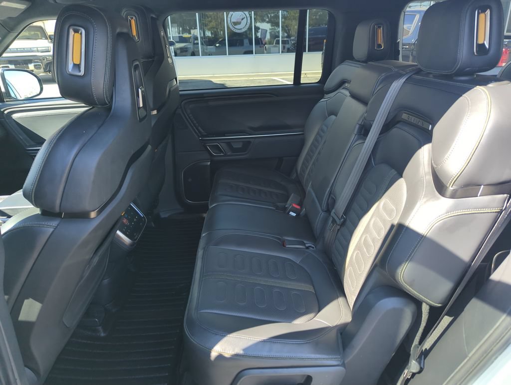 Used 2024 Rivian R1S Adventure Dual AWD/4WD image 27