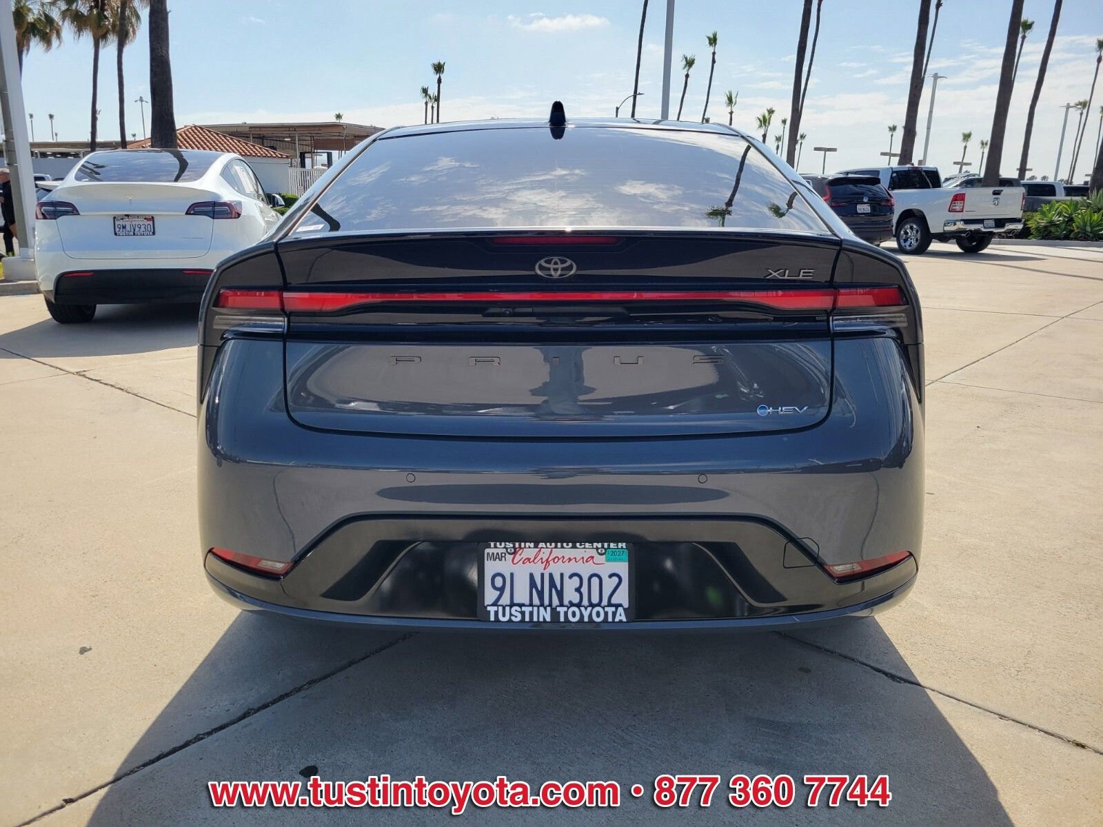 Used 2024 Toyota Prius XLE FWD image 5