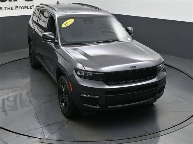 Used 2025 Jeep Grand Cherokee L Limited w/ Black Appearance Package image 49