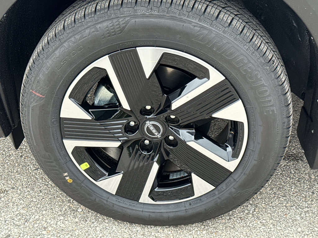 New 2026 Nissan Kicks SV w/ SV Premium Package image 9