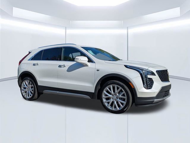 Used 2022 Cadillac XT4 Premium Luxury w/ Technology Package AWD/4WD image 2
