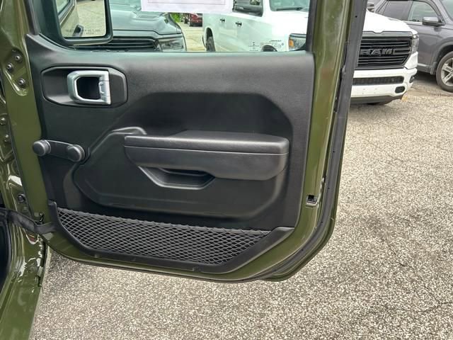 Used 2022 Jeep Wrangler Sport AWD/4WD image 27