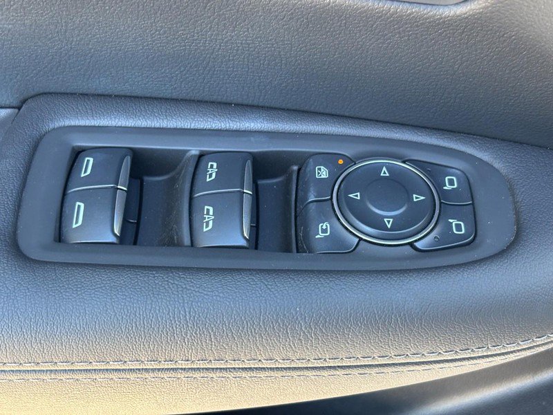 Used 2025 Cadillac XT5 Sportv w/ Technology Package image 24