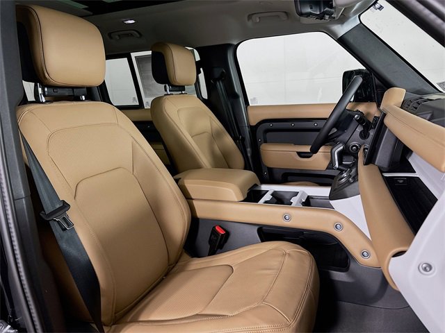 Used 2025 Land Rover Defender 110 S image 29